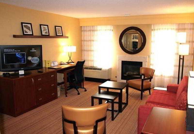 Courtyard By Marriott Traverse City Hotel Quarto foto